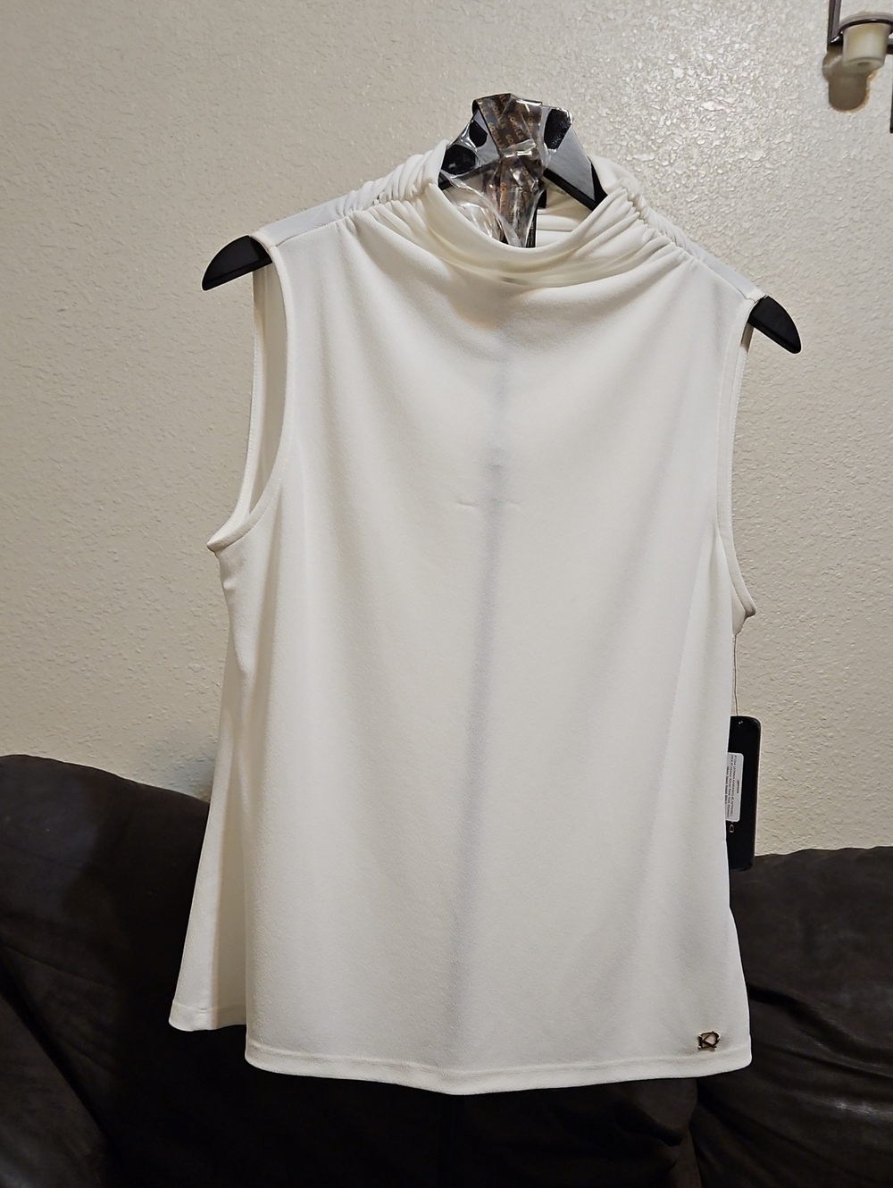 Donna Karan White Sleeveless Mock Neck Camisole